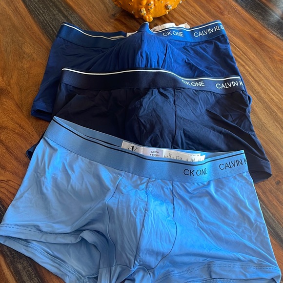 Calvin Klein Other - CK One men’s Low Rise 3-Trunk Microfiber size S.NWOT